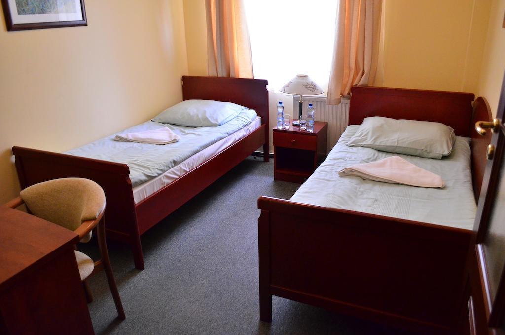 Hotel Mikorzyn Slesin (Greater Poland) Phòng bức ảnh