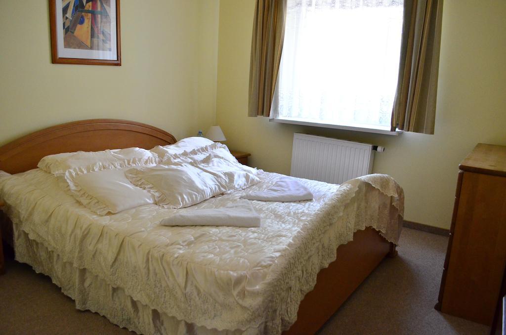 Hotel Mikorzyn Slesin (Greater Poland) Phòng bức ảnh