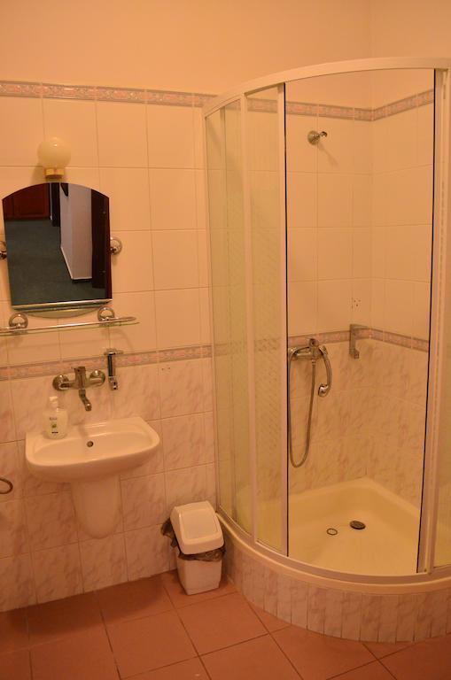 Hotel Mikorzyn Slesin (Greater Poland) Phòng bức ảnh